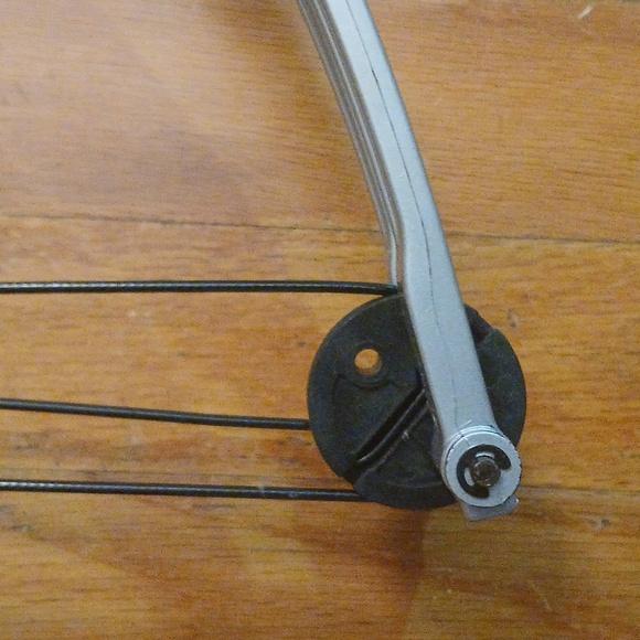 Bear Brave 3 Youth Compound Bow Pink 26" right handed. - Picture 2 of 8